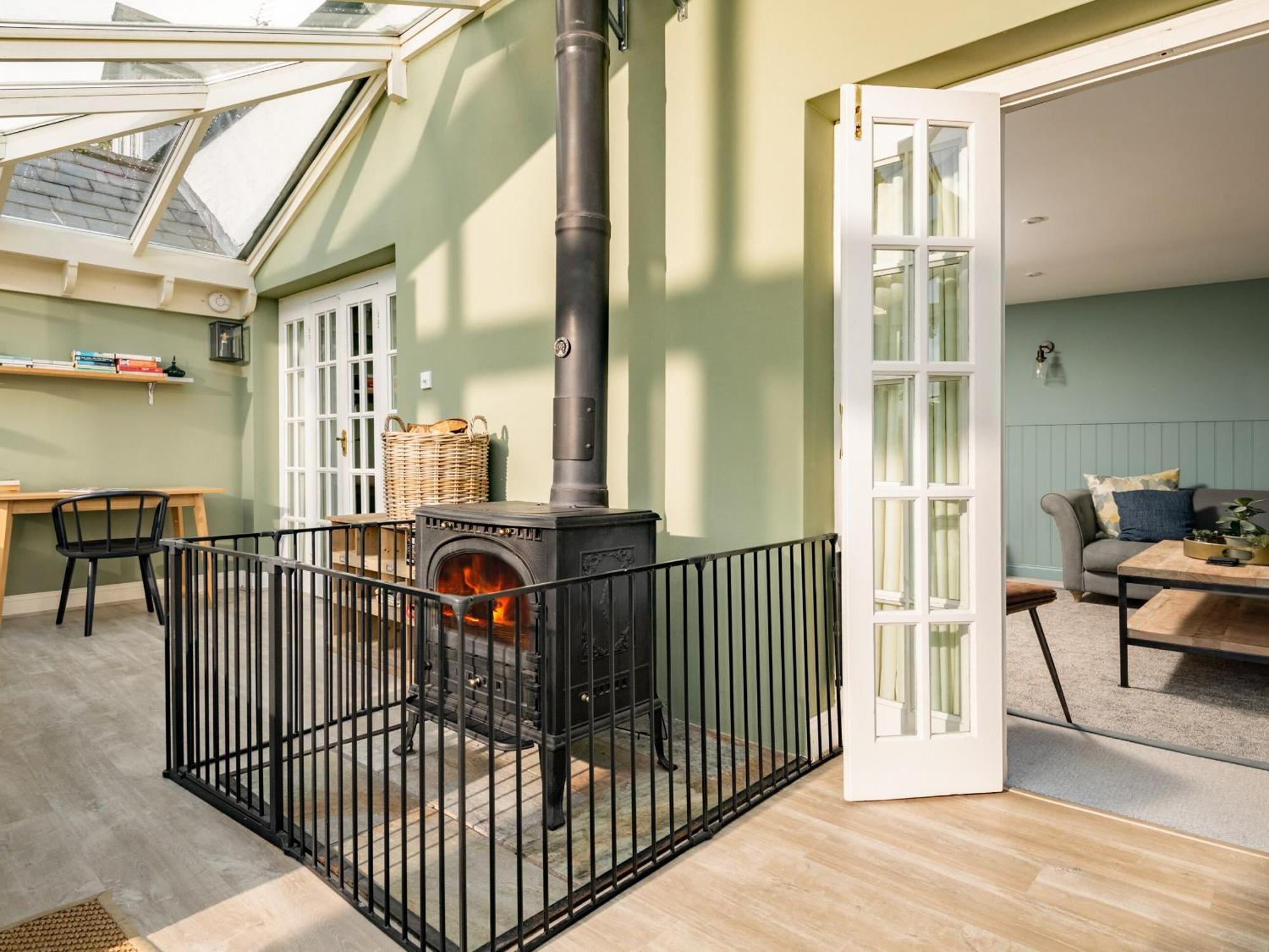 Danehurst Cottage Sway Exterior foto